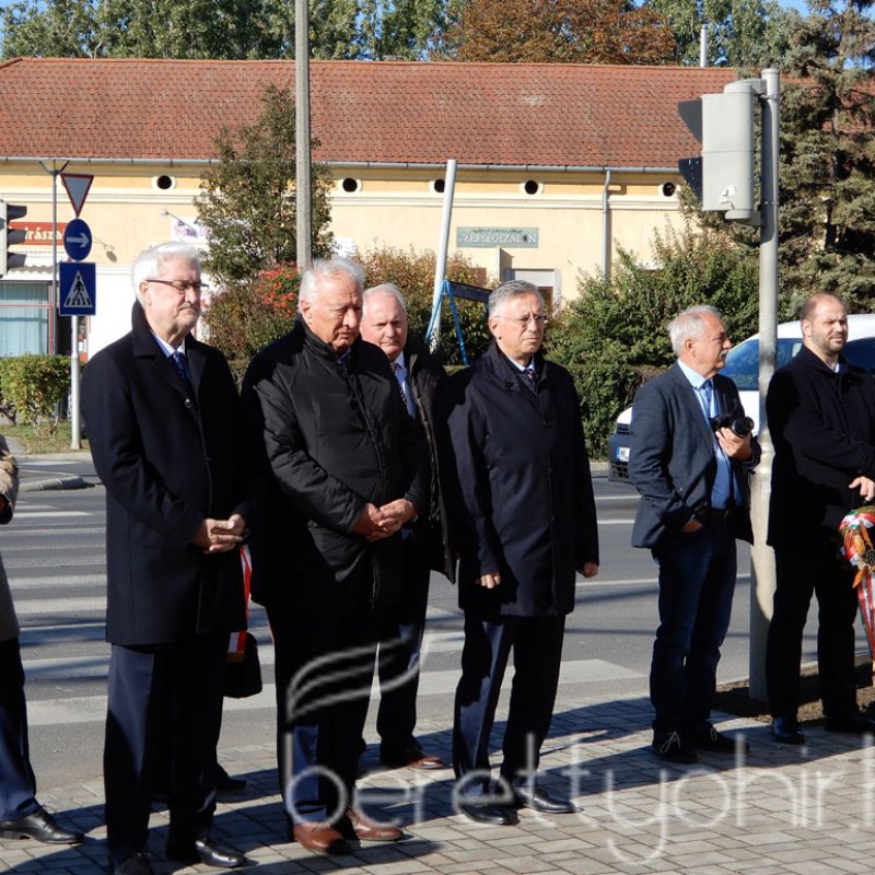 Emléktábla avatás 06